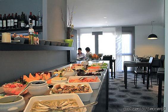 Brit Hotel Lorient Le Kerotel Restaurante foto